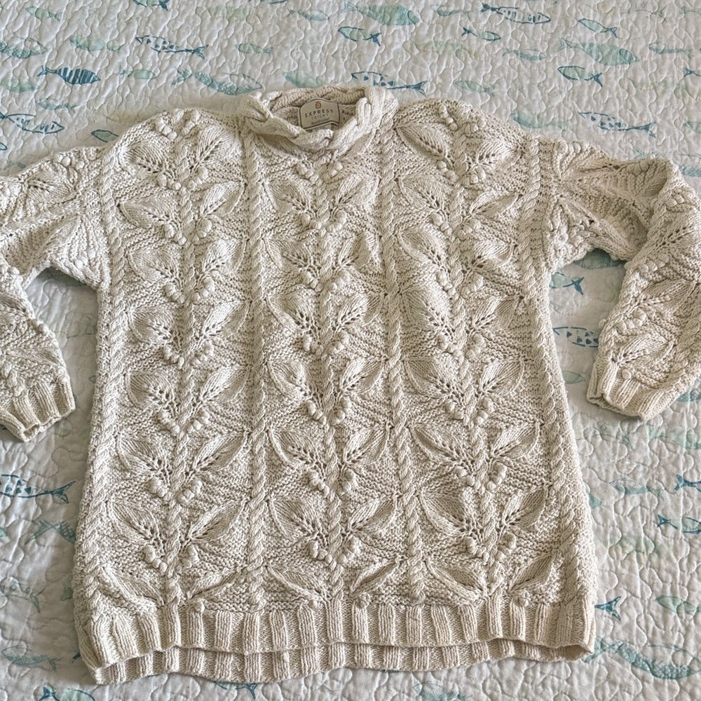 Vintage Cream Leaf Knit Turtleneck Sweater